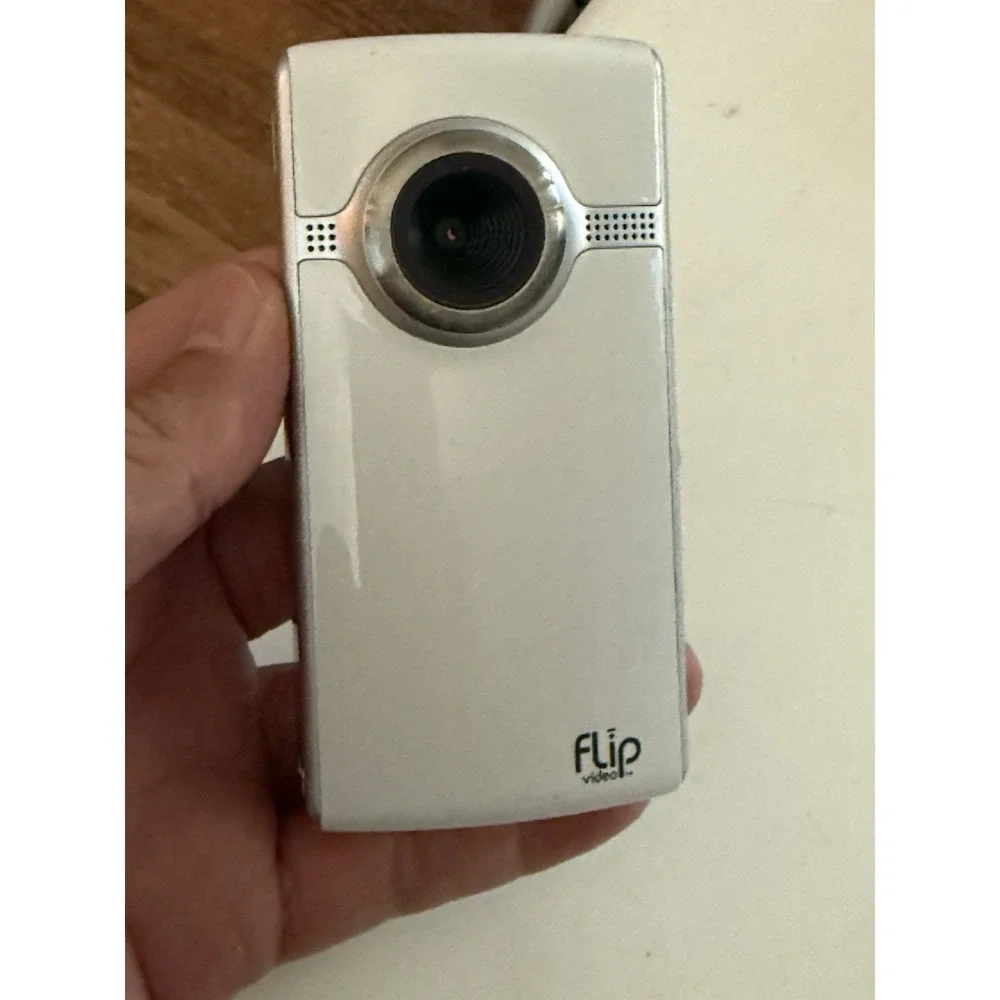 Cisco Flip Video Camera Ultra HD USB Video Model U260 HDMI ( No Power )